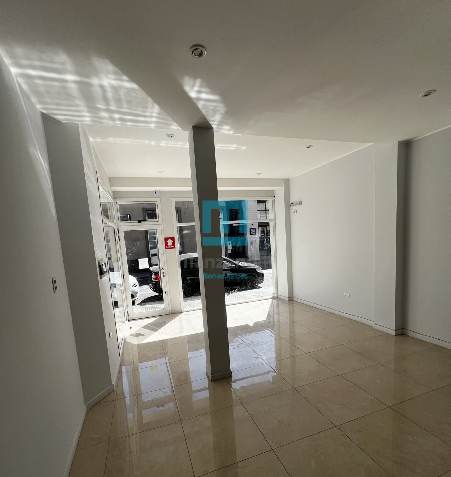 En alquiler local comercial centrico
