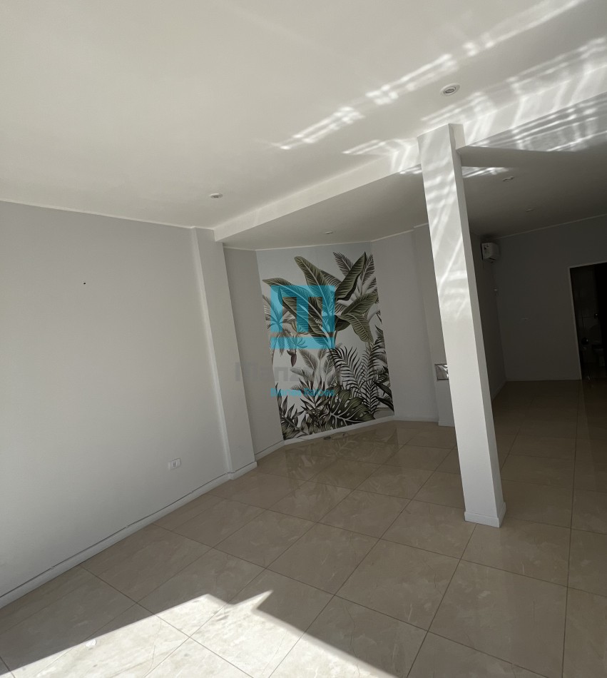 En alquiler local comercial centrico