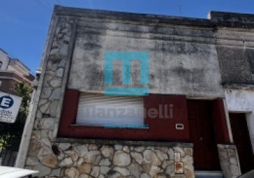 VENTA CASA A RECICLAR VILLAGUAY 83